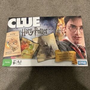 Hasbro CLUE Harry Potter Board Game